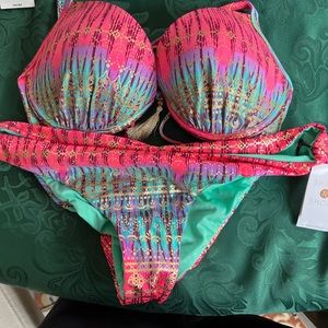 Shade and shore Bikini